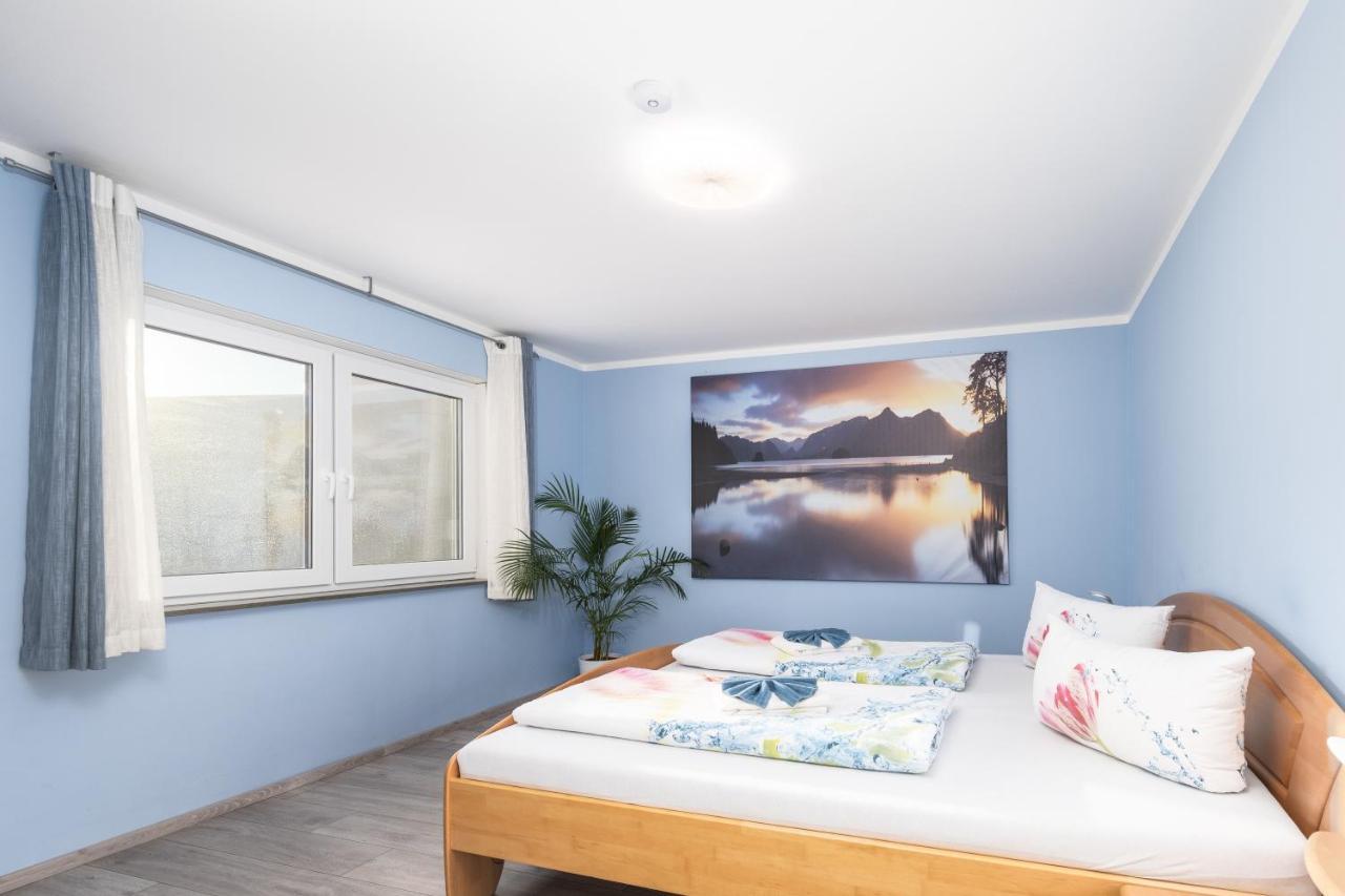 Familienfreundliche 3-Zimmer-Ferienwohnung Saal Екстериор снимка